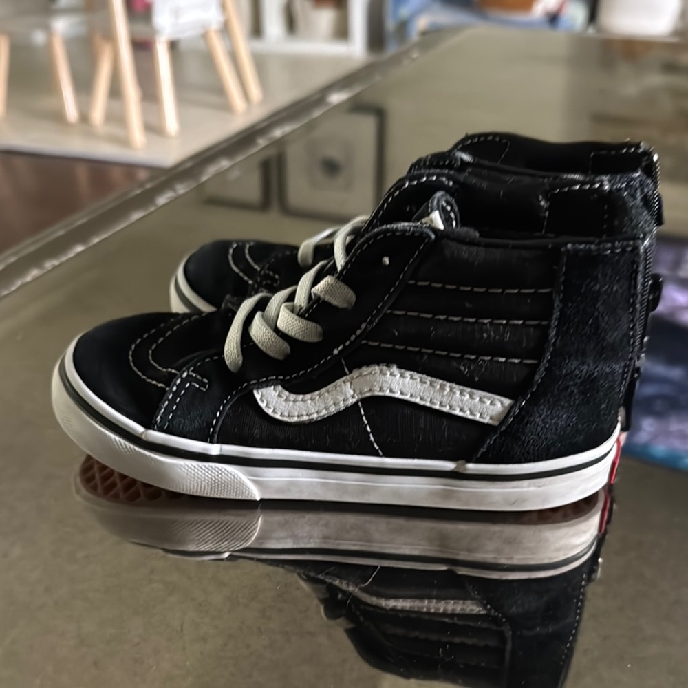 VANS Kids Black and White High-Top Sneakers Size 10